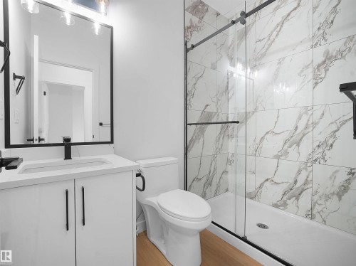 Beaumont, AB - Indoor Photo Showing Bathroom