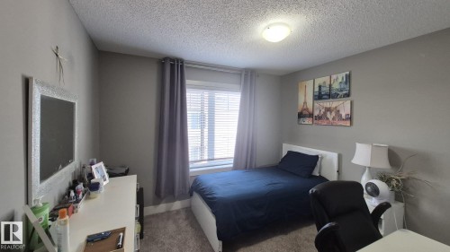 #9 804 Welsh Dr Sw, Edmonton, AB - Indoor Photo Showing Bedroom