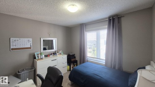 #9 804 Welsh Dr Sw, Edmonton, AB - Indoor Photo Showing Bedroom