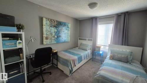 #9 804 Welsh Dr Sw, Edmonton, AB - Indoor Photo Showing Bedroom