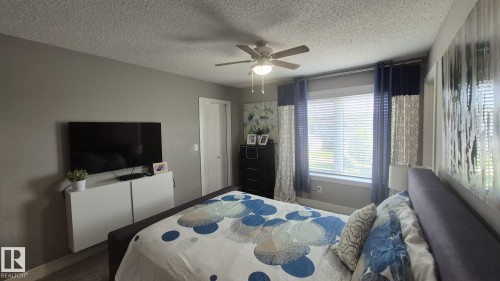 #9 804 Welsh Dr Sw, Edmonton, AB - Indoor Photo Showing Bedroom