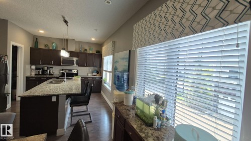 #9 804 Welsh Dr Sw, Edmonton, AB - Indoor Photo Showing Kitchen With Stainless Steel Kitchen With Double Sink With Upgraded Kitchen