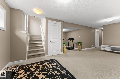 17027 121 Street Nw, Edmonton, AB - Indoor Photo Showing Other Room
