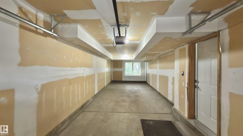 #61 603 Watt Bv Sw, Edmonton, AB - Indoor Photo Showing Other Room