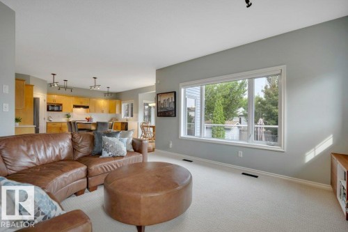 6483 Sandin Crescent Nw, Edmonton, AB - Indoor Photo Showing Living Room