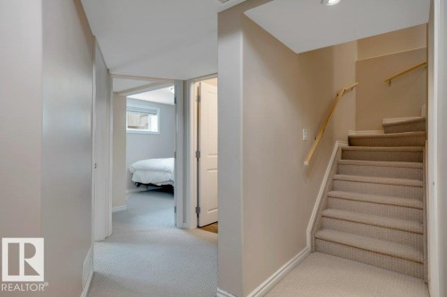 6483 Sandin Crescent Nw, Edmonton, AB - Indoor Photo Showing Other Room