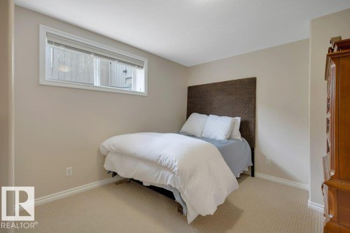 6483 Sandin Crescent Nw, Edmonton, AB - Indoor Photo Showing Bedroom