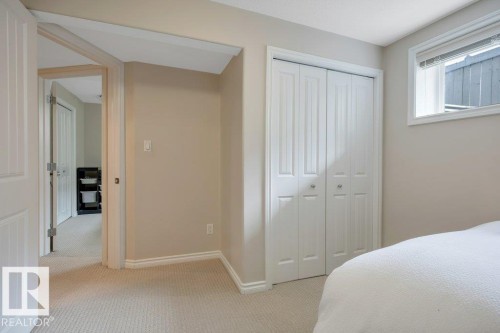 6483 Sandin Crescent Nw, Edmonton, AB - Indoor Photo Showing Bedroom