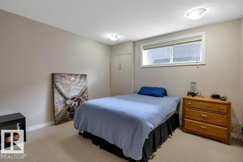 6483 Sandin Crescent Nw, Edmonton, AB - Indoor Photo Showing Bedroom
