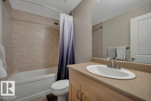 6483 Sandin Crescent Nw, Edmonton, AB - Indoor Photo Showing Bathroom