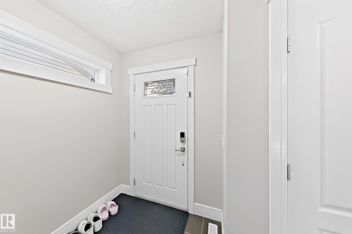 1862 32A Street Nw, Edmonton, AB - Indoor Photo Showing Other Room