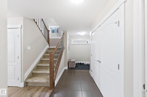 1862 32A Street Nw, Edmonton, AB - Indoor Photo Showing Other Room