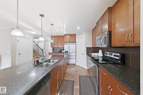 1862 32A Street Nw, Edmonton, AB - Indoor Photo Showing Kitchen With Double Sink With Upgraded Kitchen