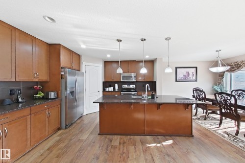 1862 32A Street Nw, Edmonton, AB - Indoor Photo Showing Kitchen