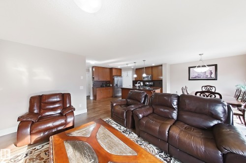 1862 32A Street Nw, Edmonton, AB - Indoor Photo Showing Living Room