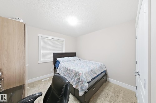 1862 32A Street Nw, Edmonton, AB - Indoor Photo Showing Bedroom