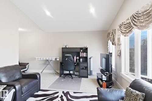 1862 32A Street Nw, Edmonton, AB - Indoor