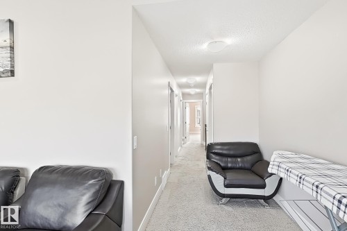 1862 32A Street Nw, Edmonton, AB - Indoor