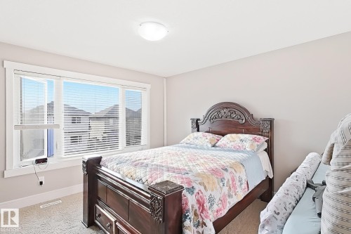 1862 32A Street Nw, Edmonton, AB - Indoor Photo Showing Bedroom