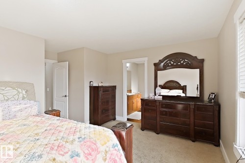 1862 32A Street Nw, Edmonton, AB - Indoor Photo Showing Bedroom
