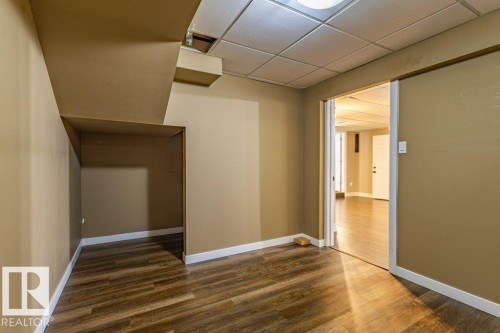 1115 117A Street Sw, Edmonton, AB - Indoor Photo Showing Other Room