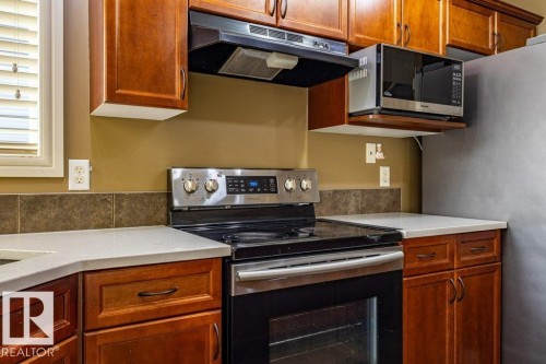 1115 117A Street Sw, Edmonton, AB - Indoor Photo Showing Kitchen
