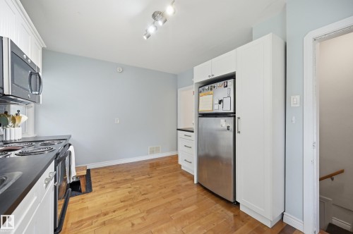 11612 110A Avenue Nw, Edmonton, AB - Indoor Photo Showing Kitchen