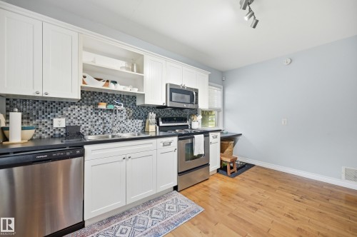 11612 110A Avenue Nw, Edmonton, AB - Indoor Photo Showing Kitchen