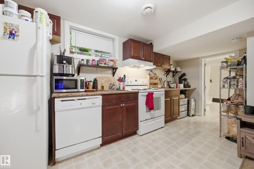 11612 110A Avenue Nw, Edmonton, AB - Indoor Photo Showing Kitchen