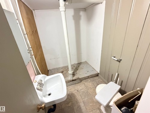 Additional content - 10416 100 Avenue, Westlock, AB - Indoor Photo Showing Bathroom