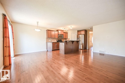 11425 14 Avenue Sw, Edmonton, AB - Indoor Photo Showing Kitchen