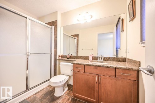 11425 14 Avenue Sw, Edmonton, AB - Indoor Photo Showing Bathroom