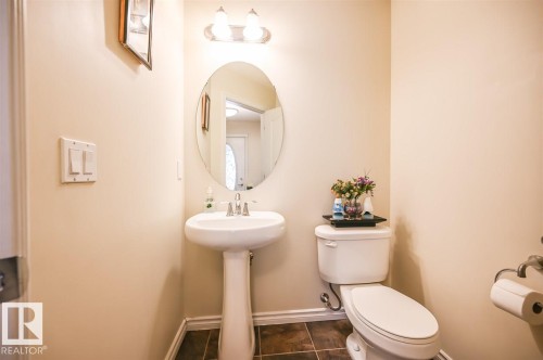 11425 14 Avenue Sw, Edmonton, AB - Indoor Photo Showing Bathroom