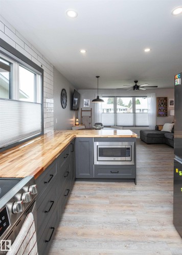 10339 108 Avenue, Westlock, AB - Indoor Photo Showing Kitchen