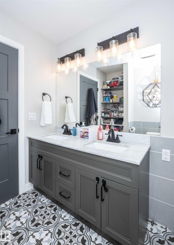 10339 108 Avenue, Westlock, AB - Indoor Photo Showing Bathroom