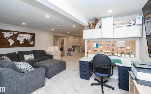 10339 108 Avenue, Westlock, AB - Indoor Photo Showing Living Room