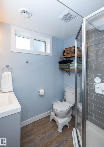 10339 108 Avenue, Westlock, AB - Indoor Photo Showing Bathroom