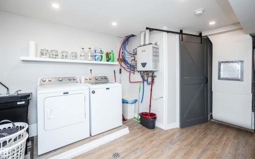10339 108 Avenue, Westlock, AB - Indoor Photo Showing Laundry Room