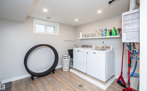 10339 108 Avenue, Westlock, AB - Indoor Photo Showing Laundry Room