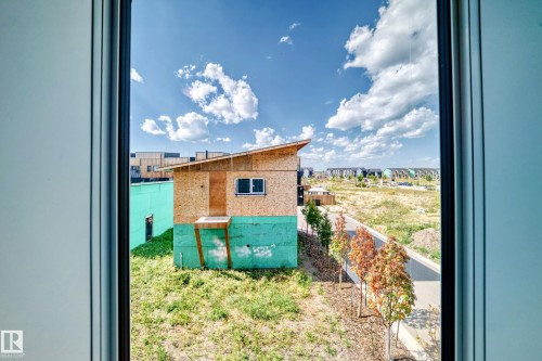 2740 Blatchford Road Nw, Edmonton, AB - 