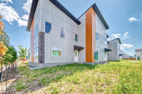 2740 Blatchford Road Nw, Edmonton, AB - Outdoor