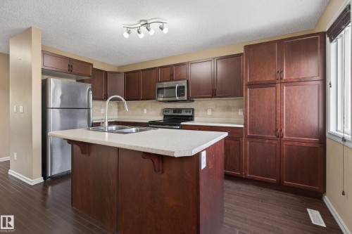 5636 18 Avenue Sw, Edmonton, AB 