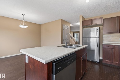 5636 18 Avenue Sw, Edmonton, AB 
