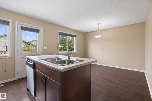 5636 18 Avenue Sw, Edmonton, AB 