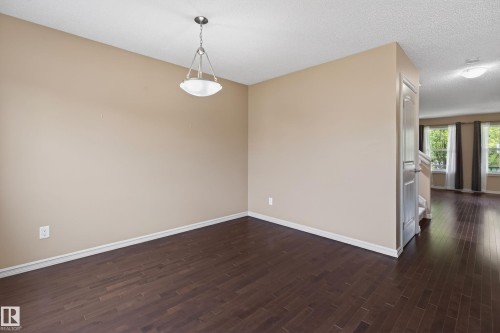 5636 18 Avenue Sw, Edmonton, AB 