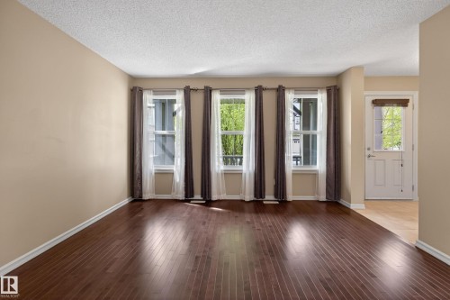 5636 18 Avenue Sw, Edmonton, AB 