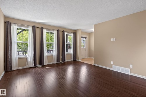 5636 18 Avenue Sw, Edmonton, AB 