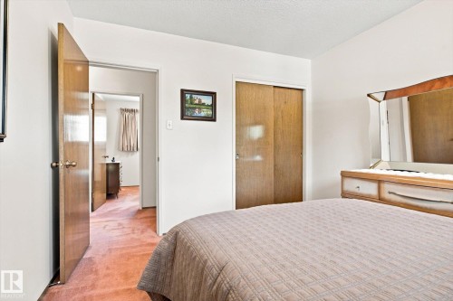 16111 88A Avenue Nw, Edmonton, AB - Indoor Photo Showing Bedroom