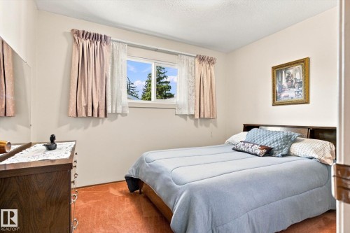 16111 88A Avenue Nw, Edmonton, AB - Indoor Photo Showing Bedroom