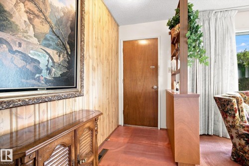 16111 88A Avenue Nw, Edmonton, AB - Indoor Photo Showing Other Room